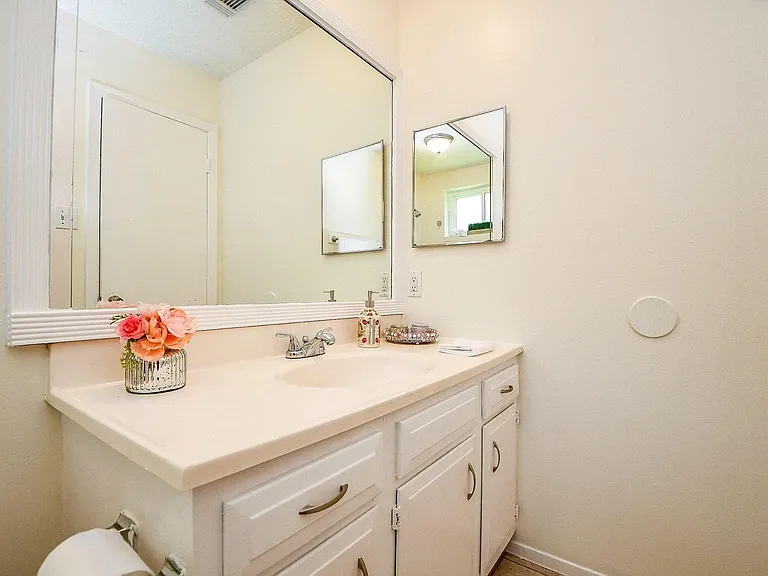 16823 Cobble Ridge Dr — Photo 25