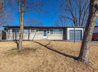 2315 Hummingbird Dr, Florissant, MO 63033