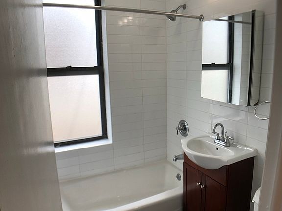 5th image of 1 Chester Ct APT 6C