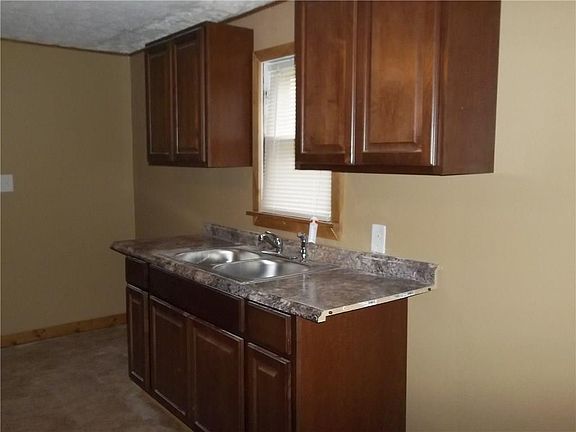4th image of 70 Lincoln Ave