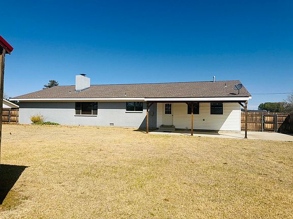 2nd image of 903 Texas Dr