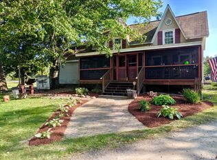 572 High St, Candia, NH 03034