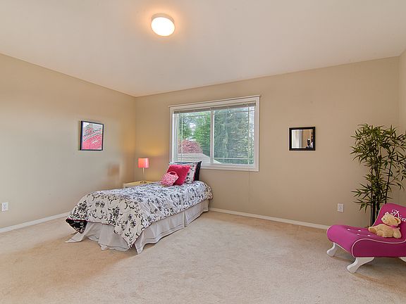 2nd image of 26502 NE Kennedy Dr