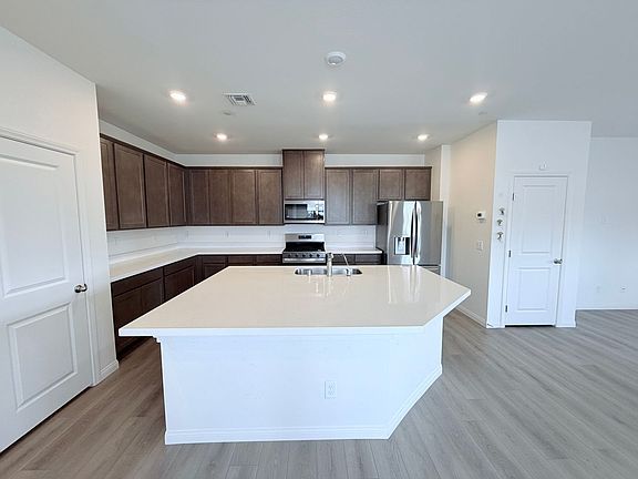 4th image of 12452 Kings Creek Pl