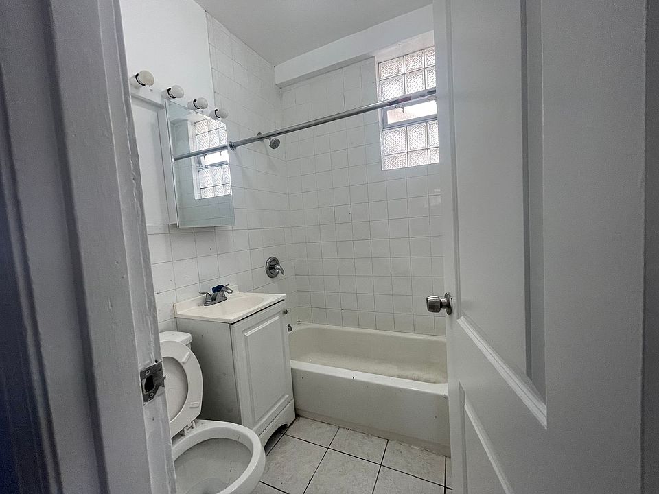 2nd image of 5319-33 W Fullerton Ave #5333-1RB