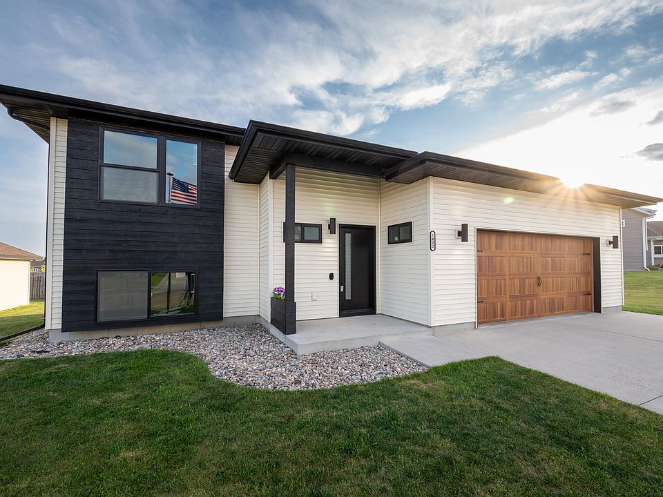 1st image of 2402 Larkspur Ridge Dr
