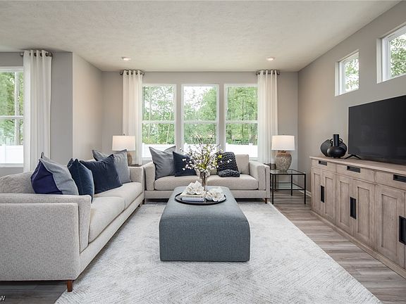 3rd image of 188 Country Meadow Ln