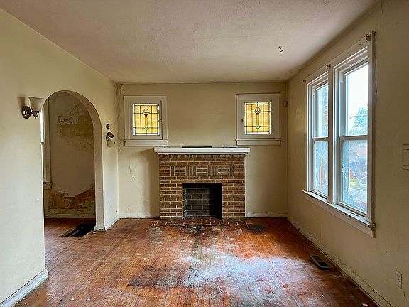 4th image of 5727 Floy Ave