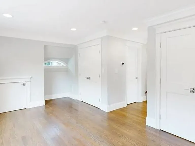 101 Sumner Rd #B — Photo 4