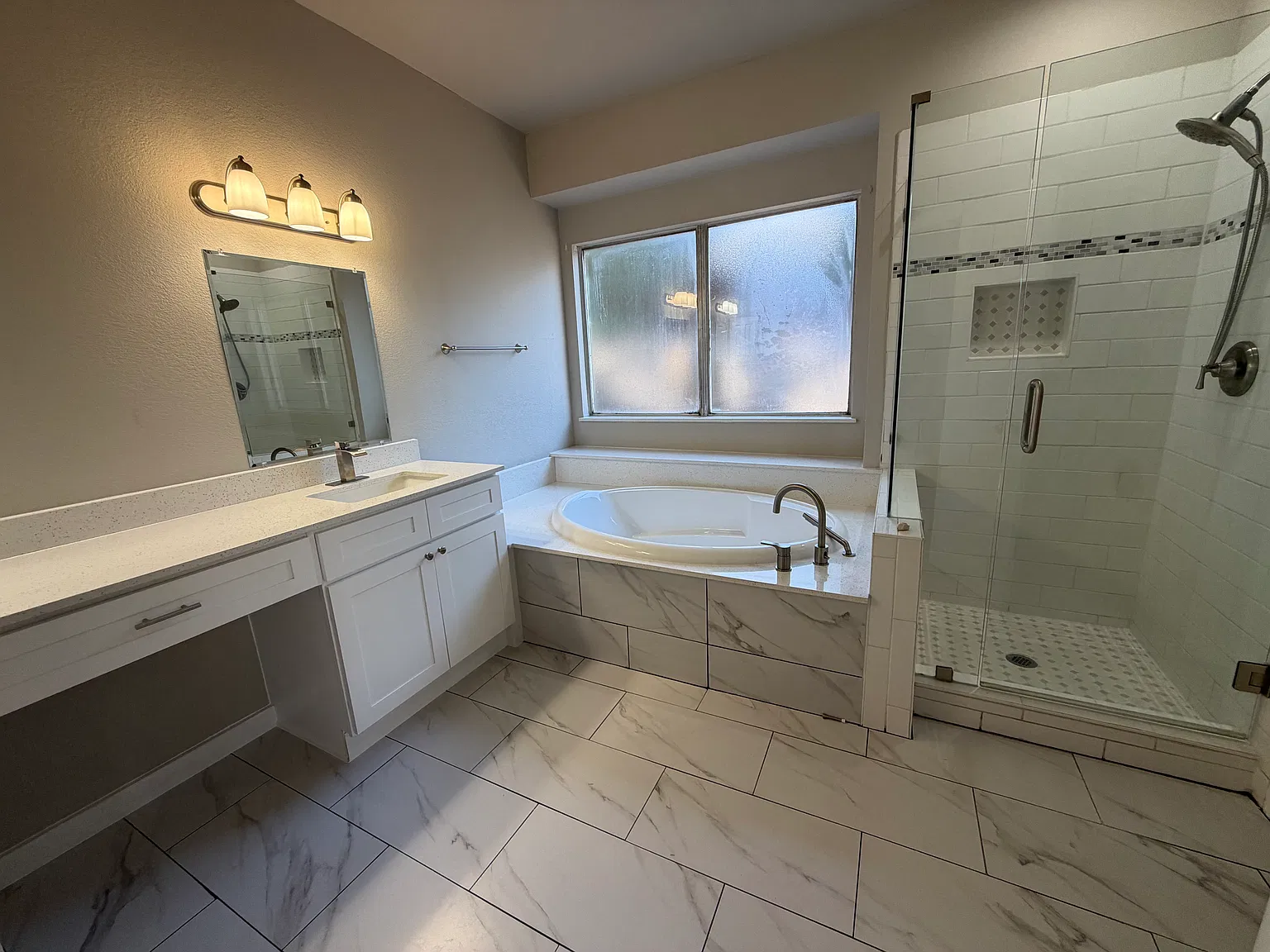 5 bed, 3.5 bath, 2824 sqft, $3,000 — Photo 4
