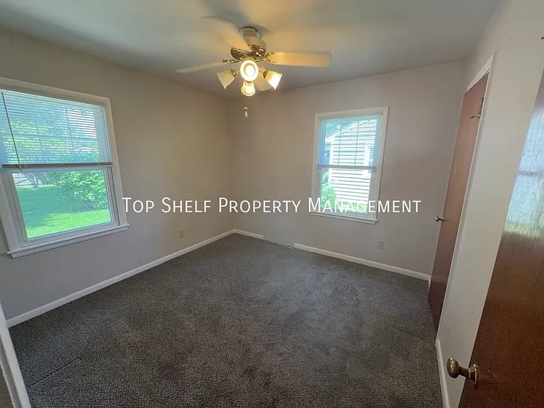 514 SW Cherry St — Photo 5