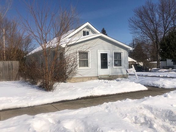 3rd image of 1416 Merrill Ave