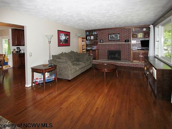 2nd image of 52 Imperial Woods Dr
