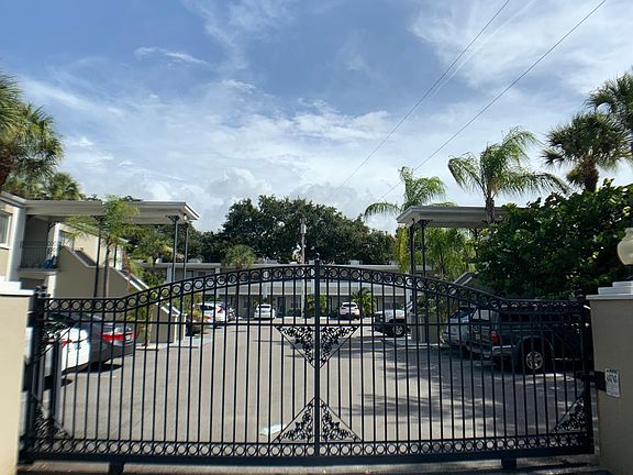 2nd image of 2815 W Horatio St APT 8