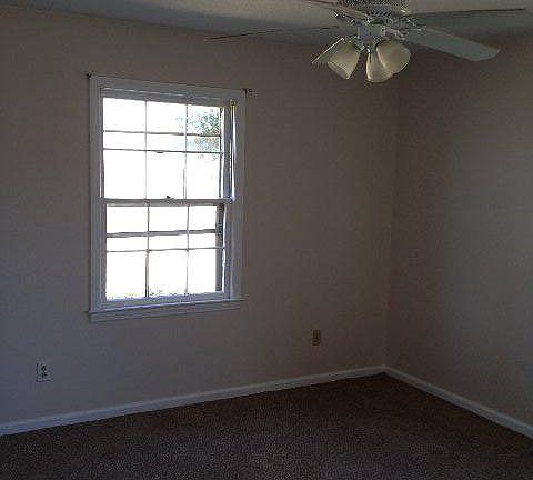 5th image of 4019 N Oak Street Ext