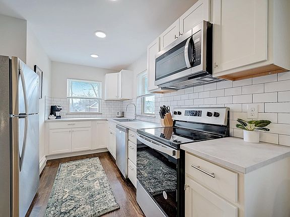 5th image of 2626 Victory Pkwy #202