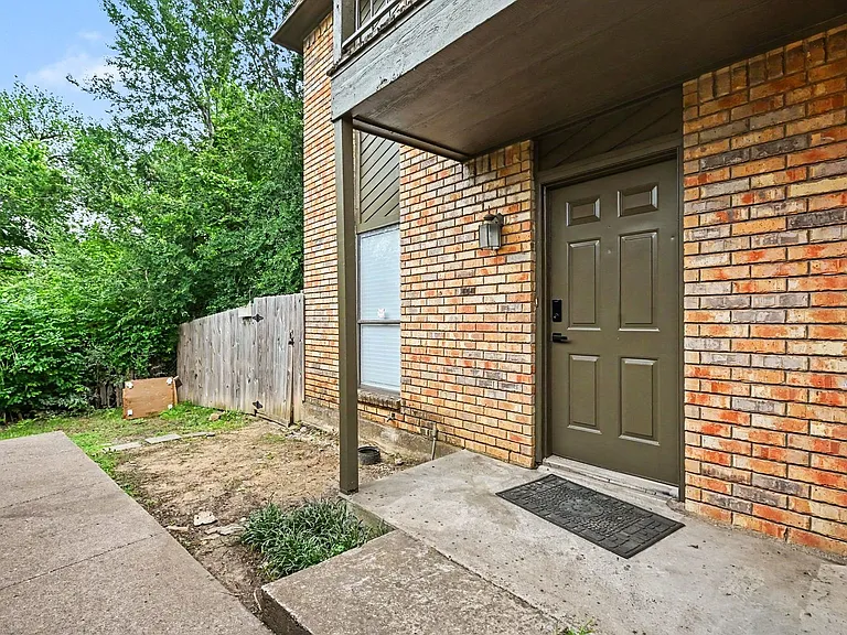 2101 Mistletoe Ave — Photo 21
