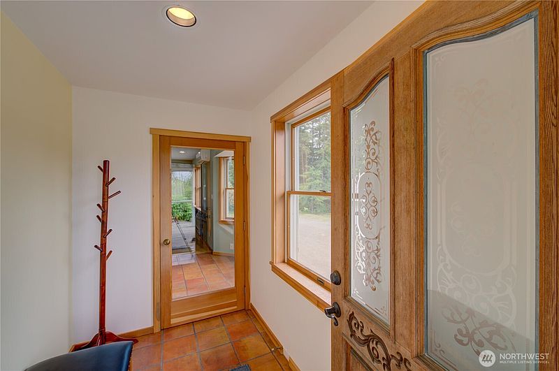 5th image of 20003 Sandridge Road