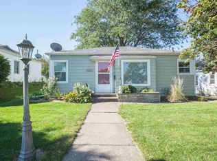 2138 Hickory Grove Rd, Davenport, IA 52804