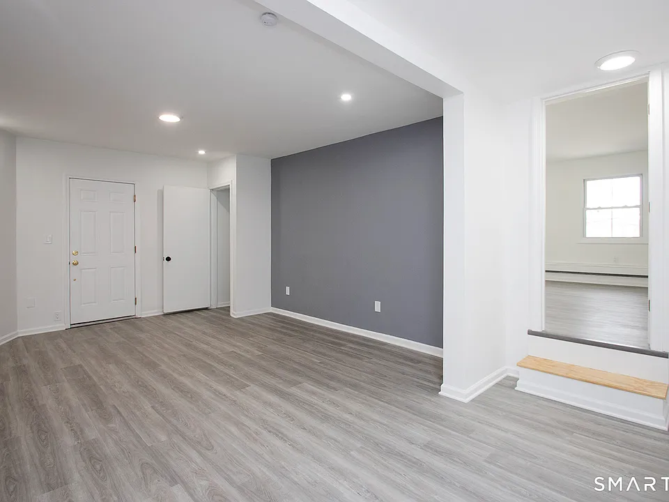 2879 Fairfield Ave #2