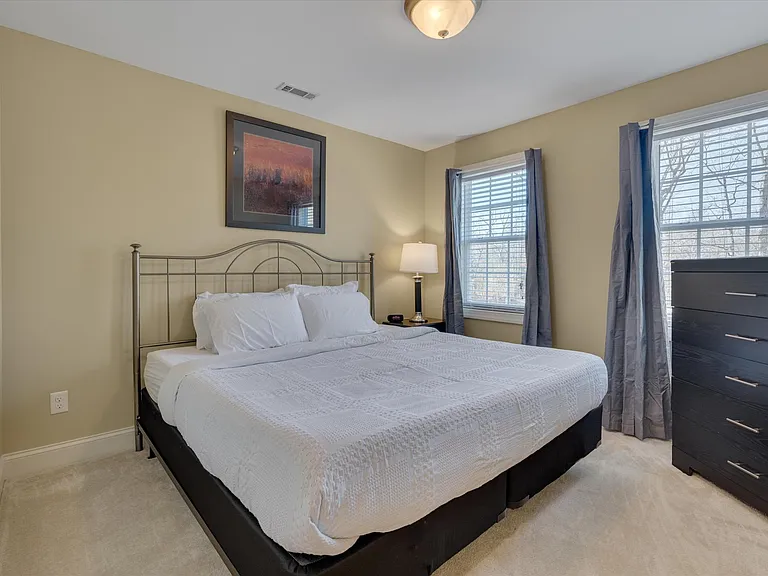 320 Lawrence Rd — Photo 22