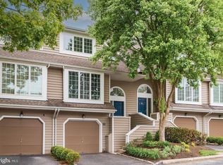 33 Cabot Ct, Wayne, PA 19087
