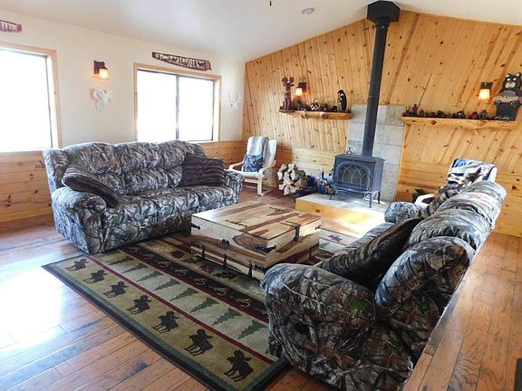 5th image of 1775 Canyon Dr