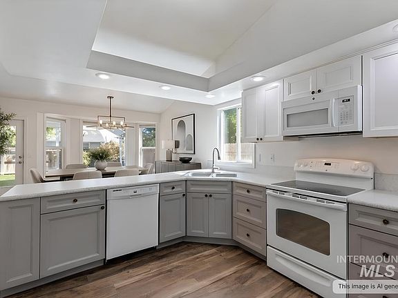 3rd image of 2142 W Lasher Ct