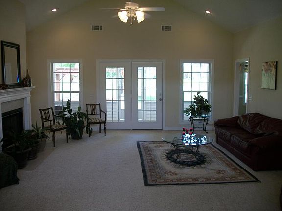 2nd image of 110 Saint Matthews Rd