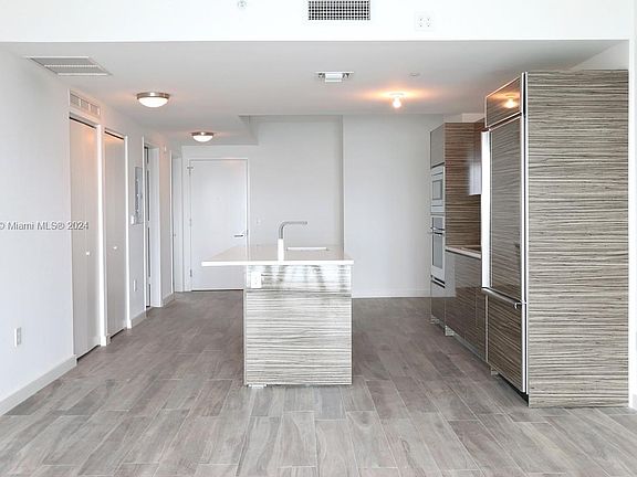 2nd image of 460 NE 28th St APT 504