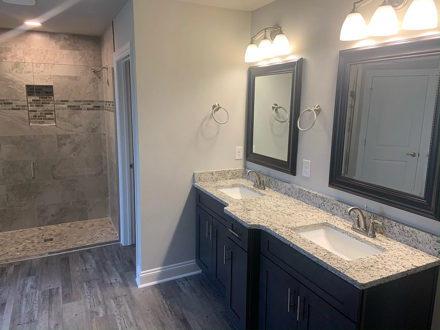 3 bed, 1880 sqft, $2,500 — Photo 4