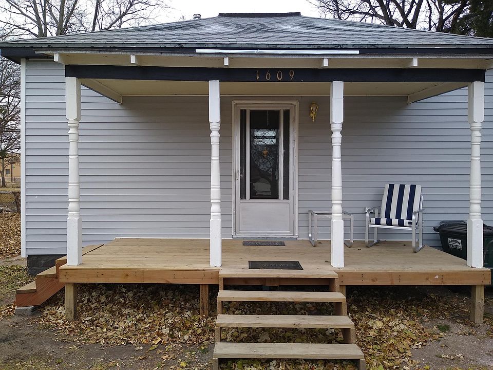 Front porch with a standard 8x16 Deck for peaceful days and nights.