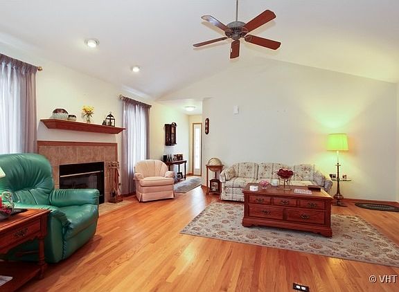2nd image of 11440 Foxwoods Dr