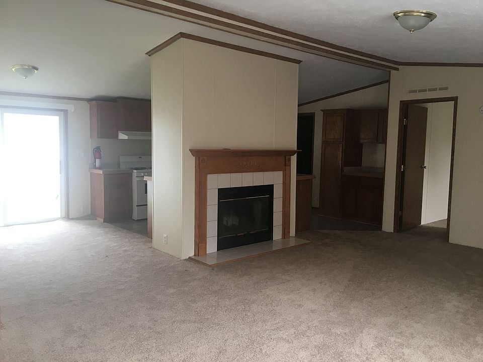 1st image of 131 Scarlet Oak Ln
