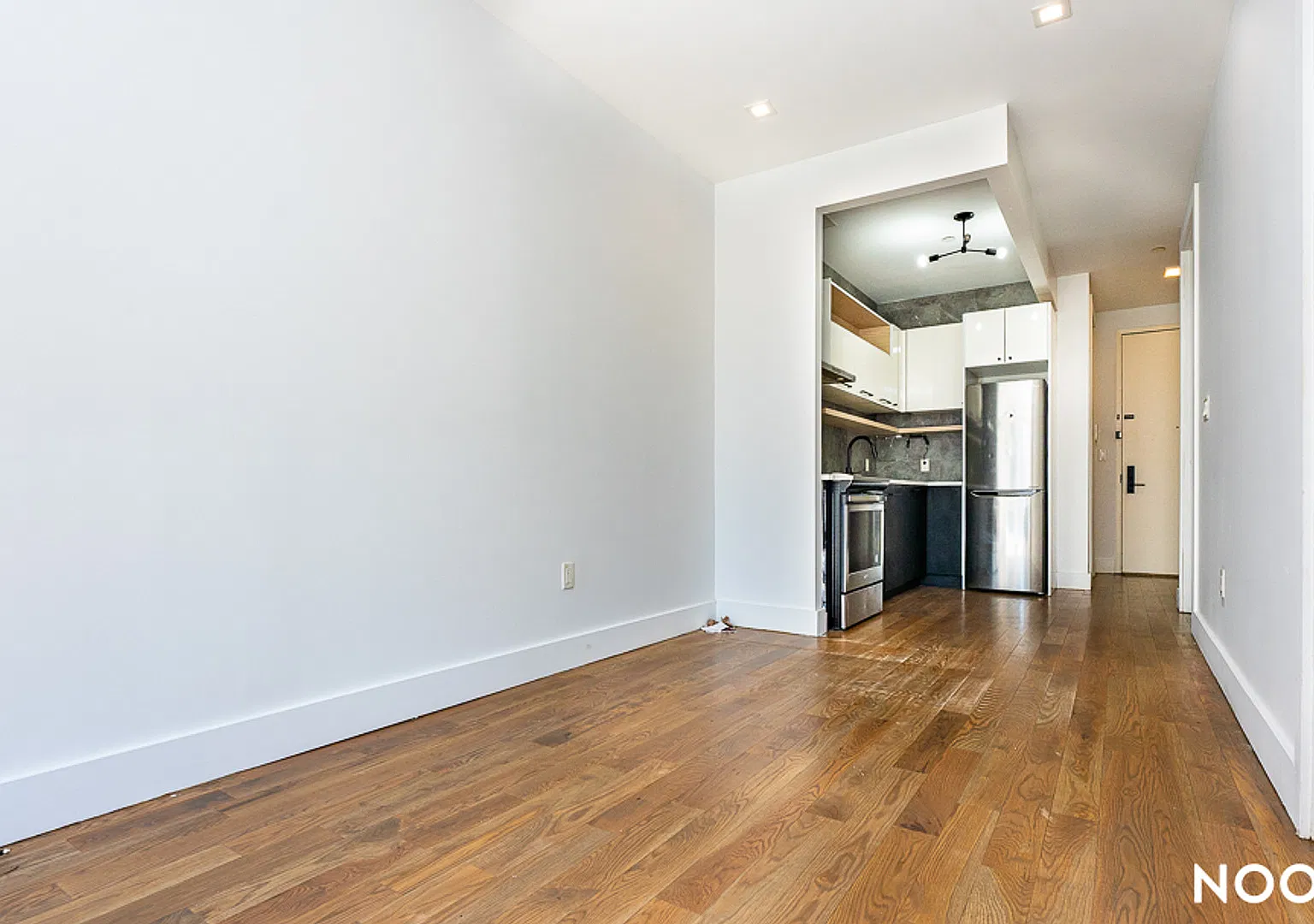 916 Bergen Street — Photo 3