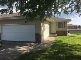 1921 Groveland St, Lincoln, NE 68521