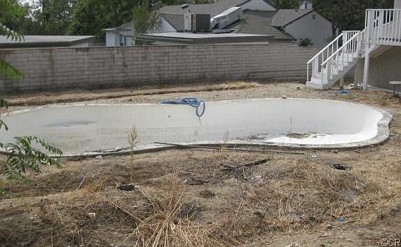 4th image of 40 S Michillinda Ave