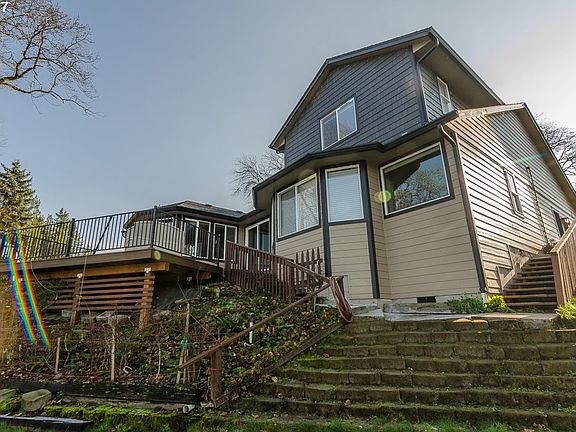 5th image of 440 Island Aire Dr