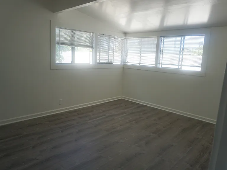 221 S Topo St — Photo 12