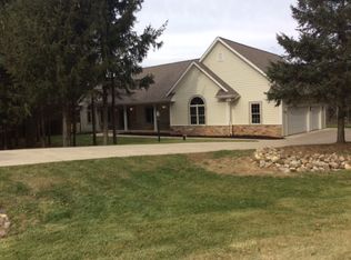 660 Pine Ter, Slinger, WI 53086