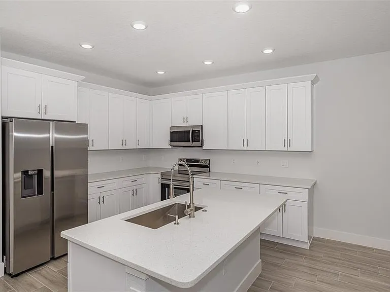 1108 Oregon Ave — Photo 4