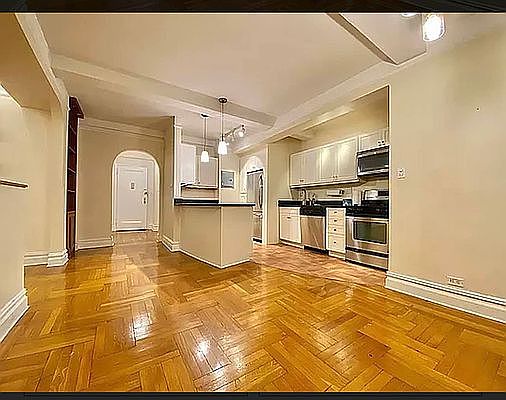 3rd image of 127 W 96th St #2PF