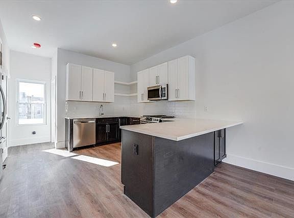 4th image of 47 Graham St Floor 2