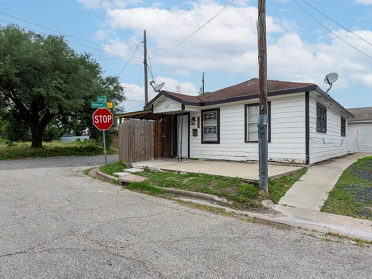 1209 Cabell St — Photo 20