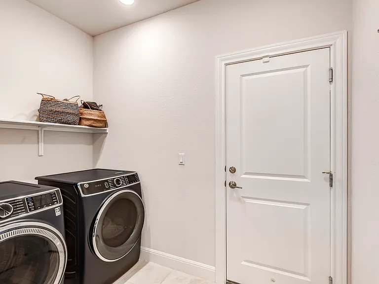 15805 Oglethorpe Dr — Photo 25