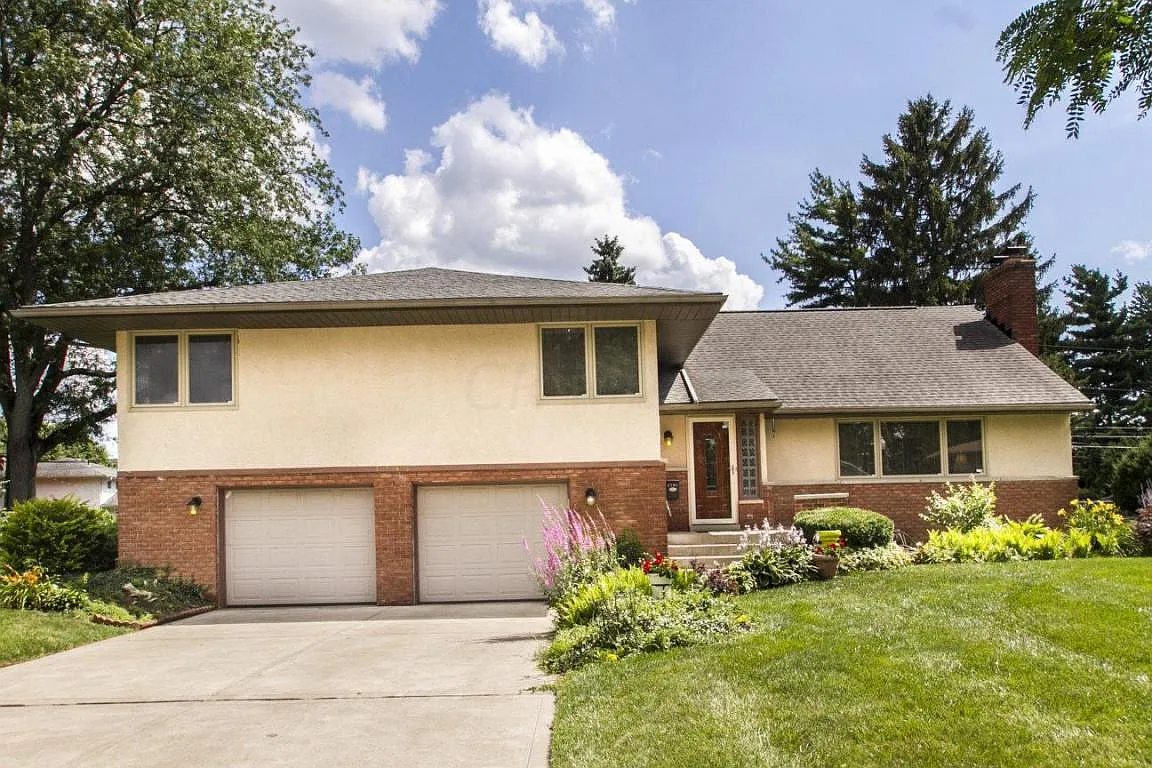 2705 Burnaby Dr photo 1