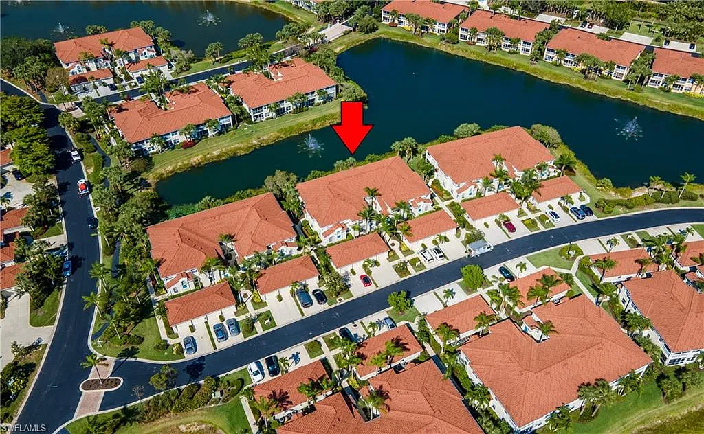 3 bed, 2.0 bath, 1279 sqft, $2,000 — Photo 2