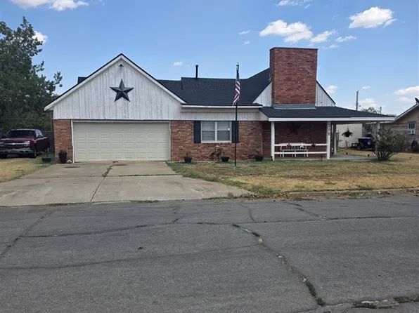 316 S 16th St, Frederick, OK 73542