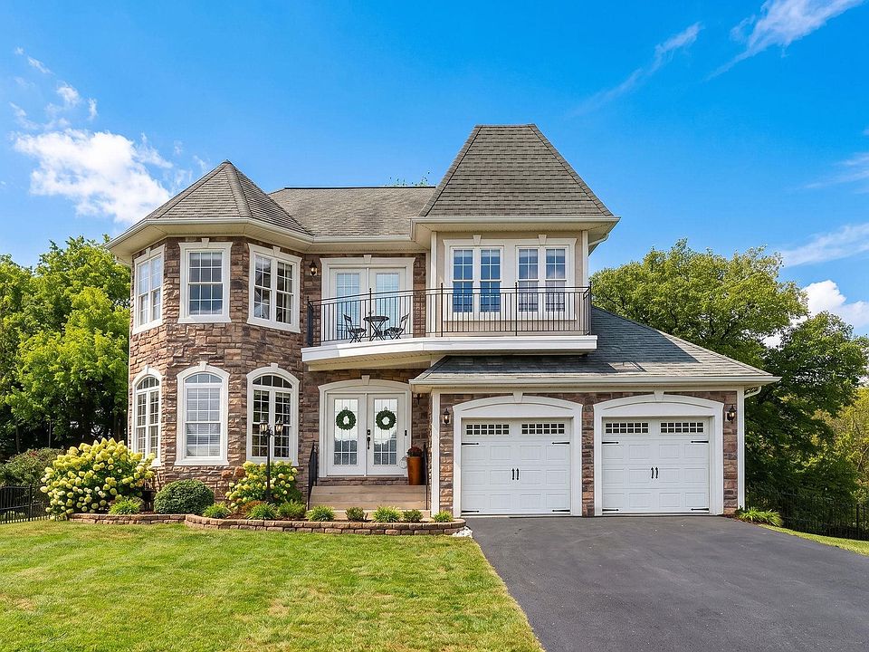 1st image of 29 Foxcrest Rdg