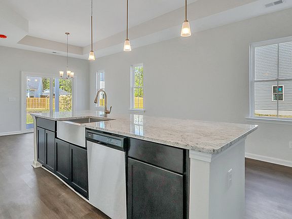 3rd image of 284 Beecher Dr